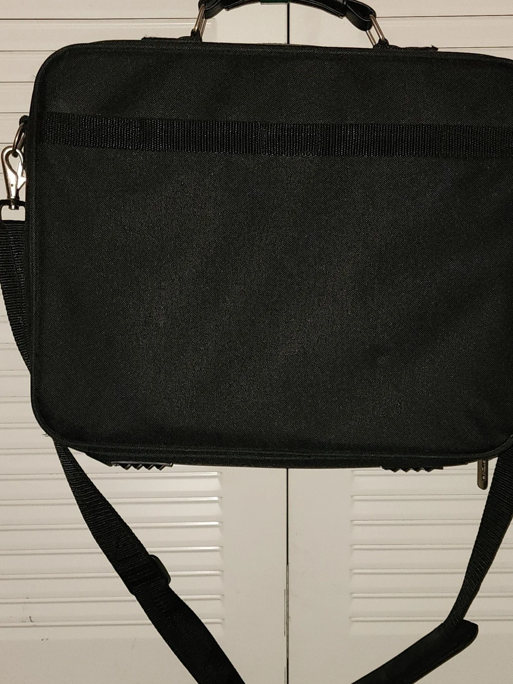 Targus Black Nylon Shoulder/Messenger Laptop Bag Padded Adjustable Strap